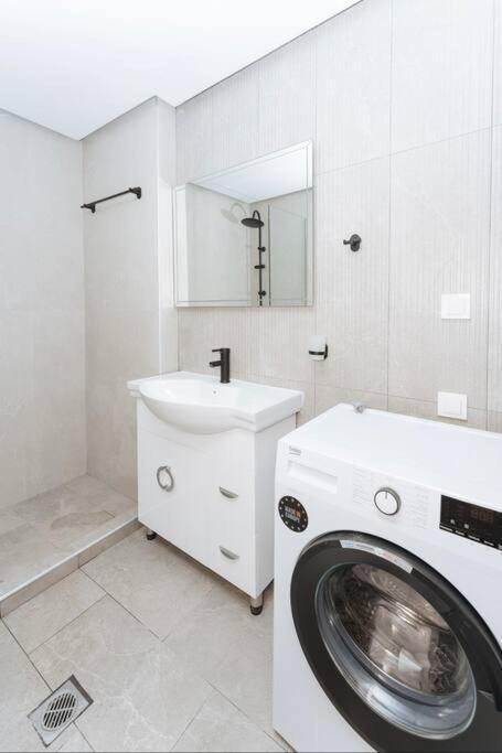 Chic Apartment Near Acropolis Athens Luaran gambar